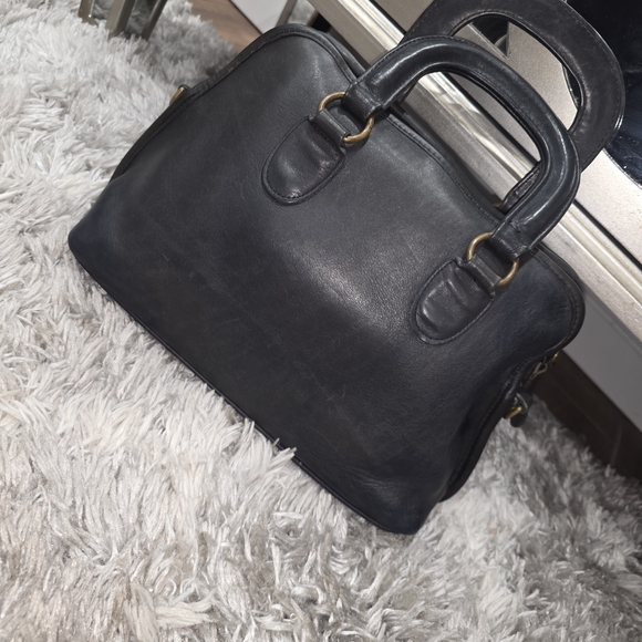 Vintage Coach - Picture 2 of 11